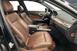 musta Mercedes-Benz E 2016 kuva 12.