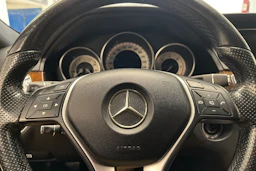 musta Mercedes-Benz E 2016 kuva 18.
