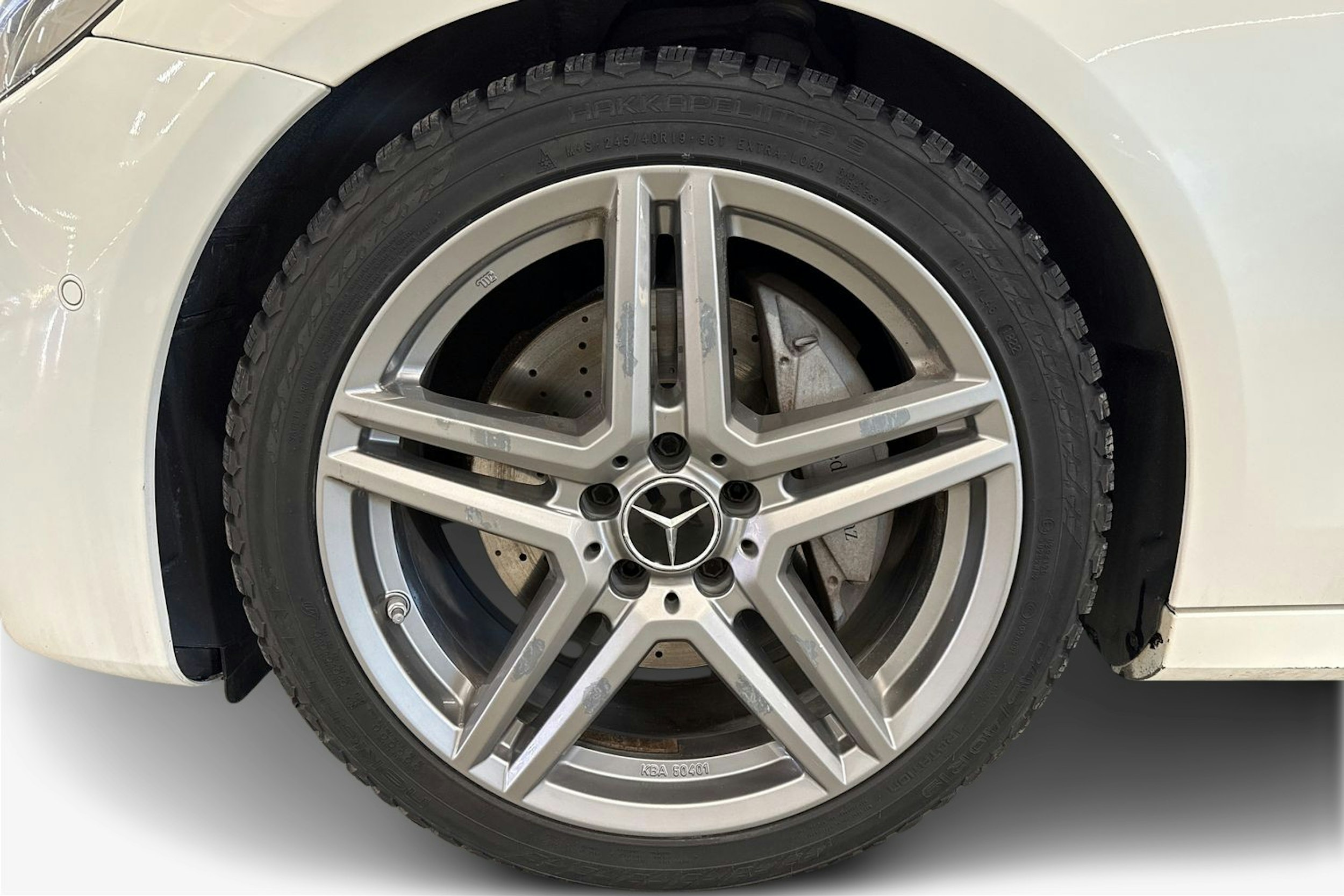 valkoinen Mercedes-Benz E 2016 kuva 9.