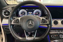 valkoinen Mercedes-Benz E 2016 kuva 13.