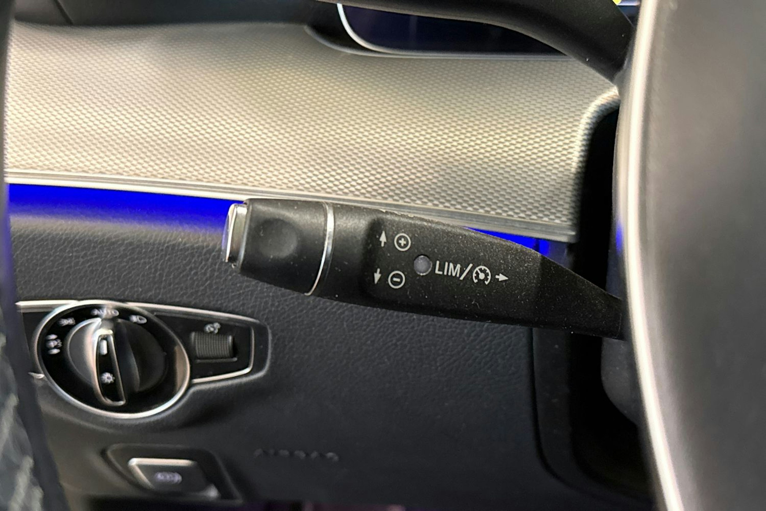 valkoinen Mercedes-Benz E 2016 kuva 16.