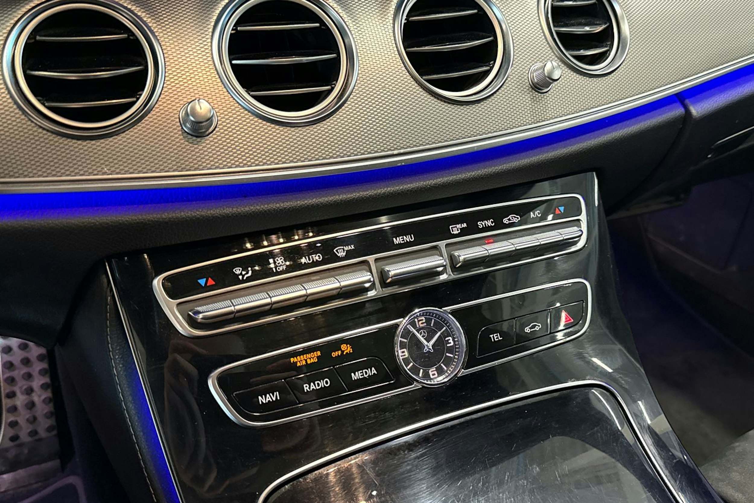 valkoinen Mercedes-Benz E 2016 kuva 21.