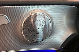 valkoinen Mercedes-Benz E 2016 kuva 24.