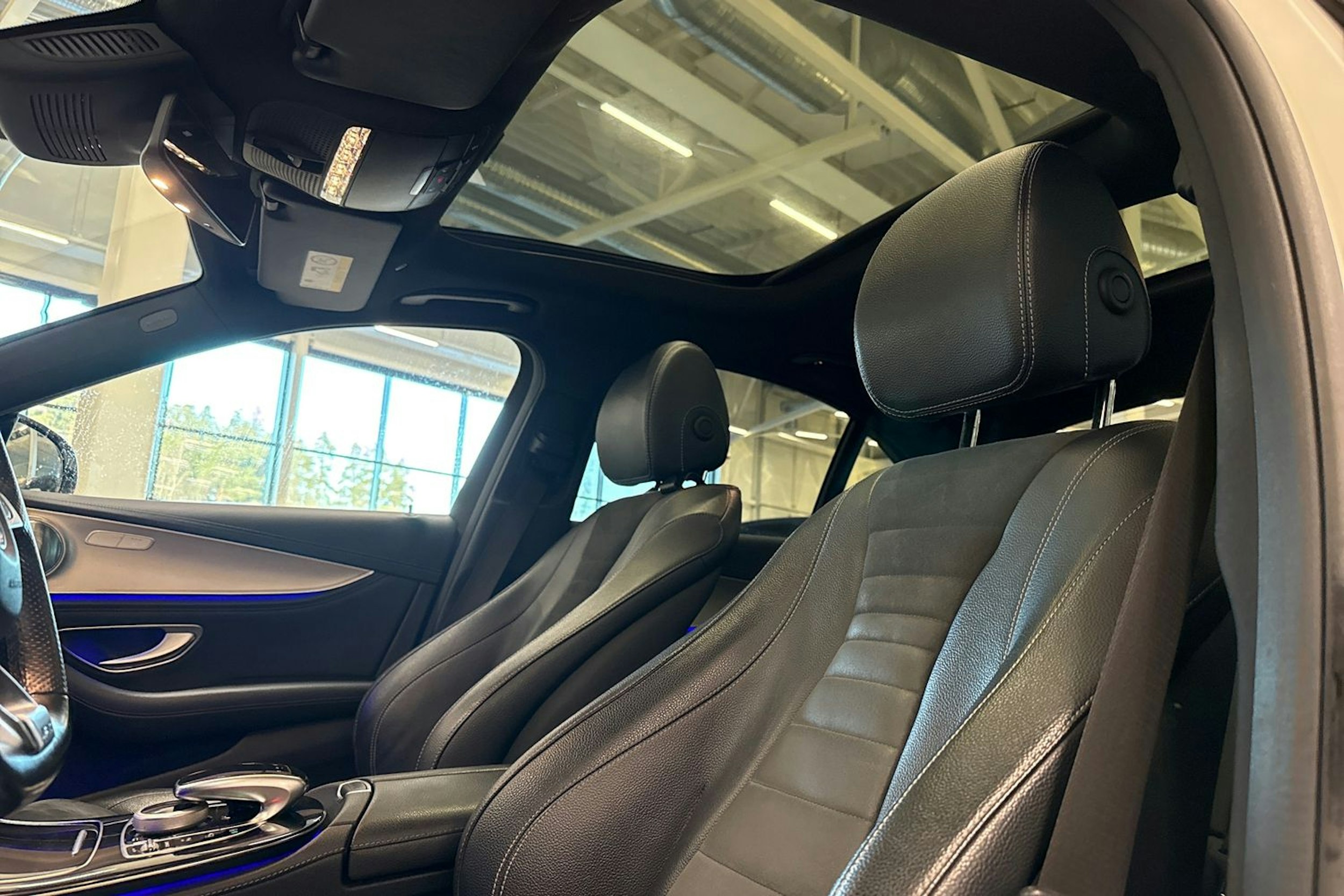 valkoinen Mercedes-Benz E 2016 kuva 25.