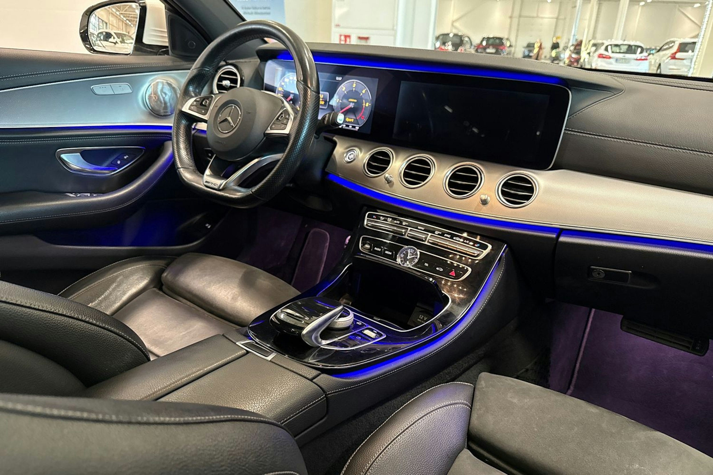 valkoinen Mercedes-Benz E 2016 kuva 27.