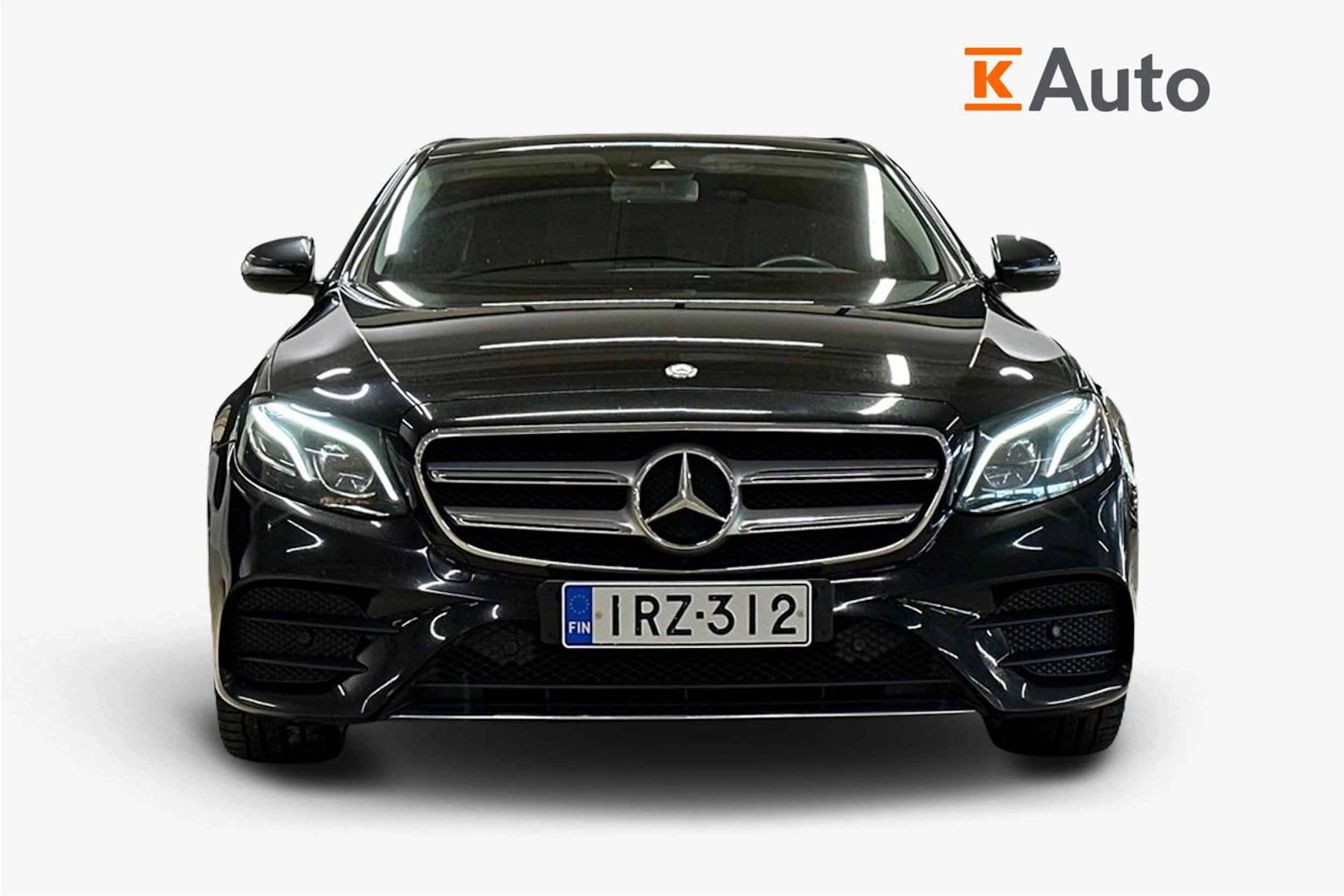 musta Mercedes-Benz E 2016 kuva 4.