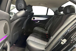 musta Mercedes-Benz E 2016 kuva 8.