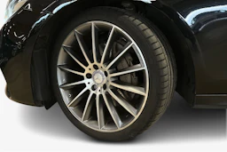 musta Mercedes-Benz E 2016 kuva 9.