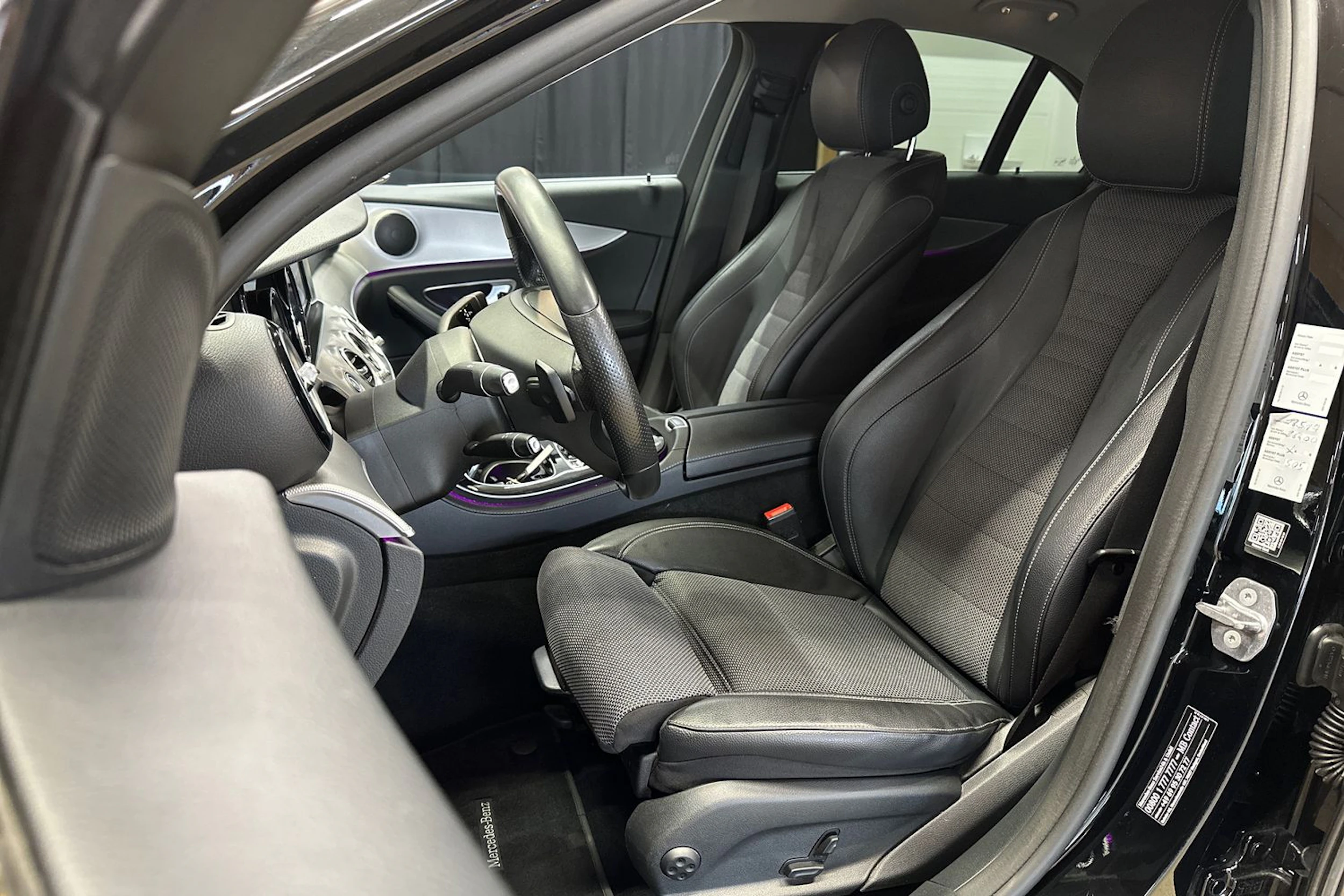 musta Mercedes-Benz E 2016 kuva 12.