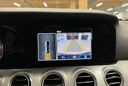 musta Mercedes-Benz E 2016 kuva 13.