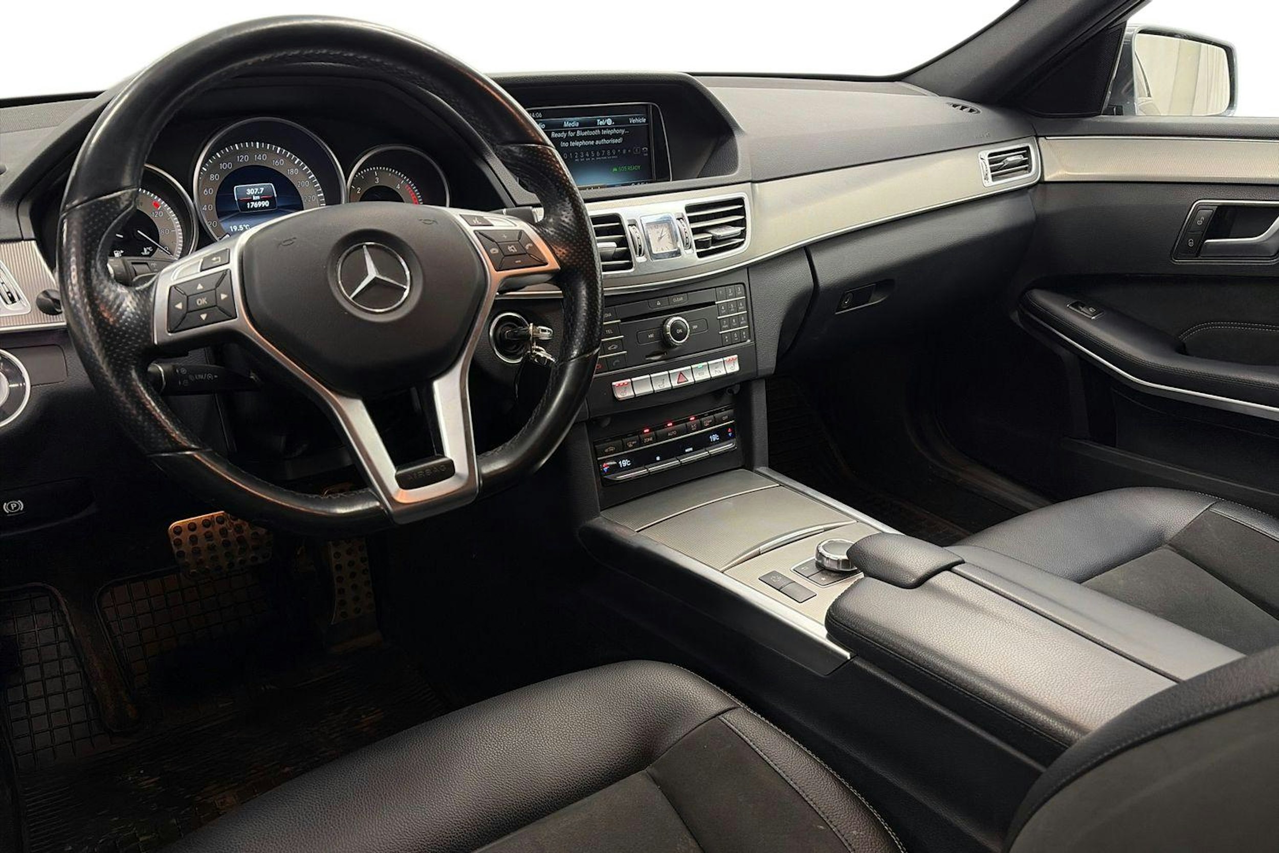 harmaa Mercedes-Benz E 2016 kuva 6.