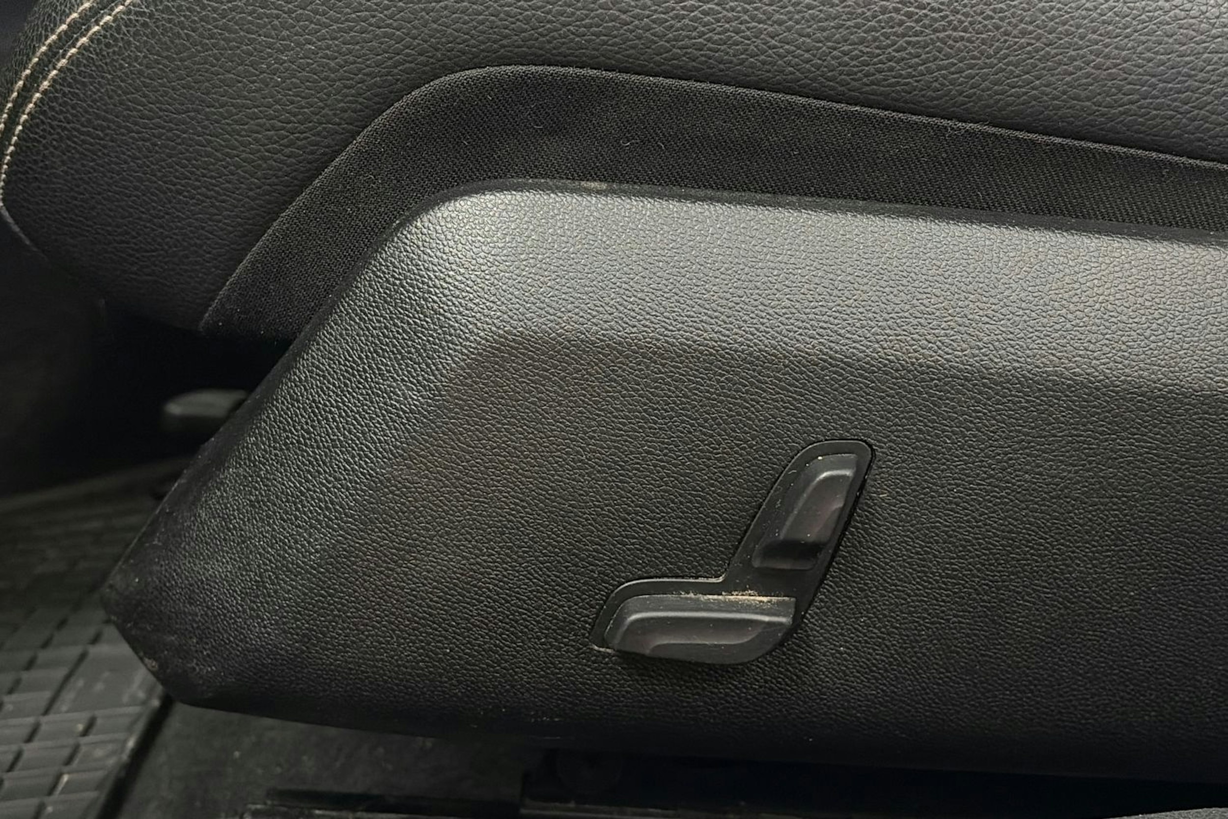 harmaa Mercedes-Benz E 2016 kuva 14.