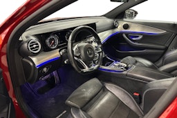 punainen Mercedes-Benz E 2016 kuva 3.