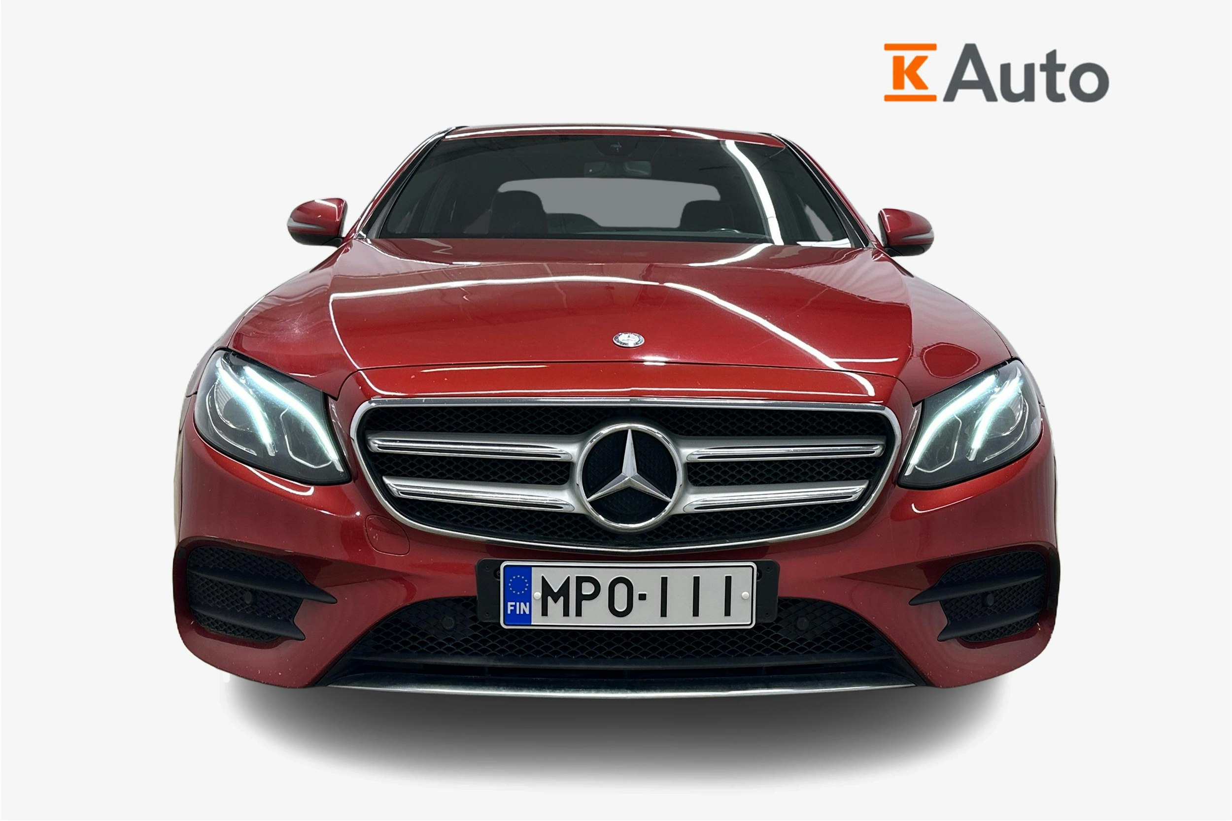 punainen Mercedes-Benz E 2016 kuva 5.