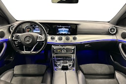 punainen Mercedes-Benz E 2016 kuva 9.