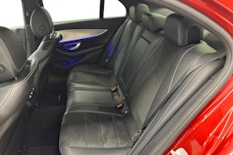 punainen Mercedes-Benz E 2016 kuva 10.