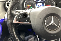 punainen Mercedes-Benz E 2016 kuva 16.