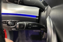 punainen Mercedes-Benz E 2016 kuva 23.