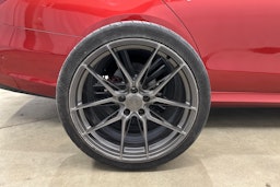 punainen Mercedes-Benz E 2016 kuva 26.