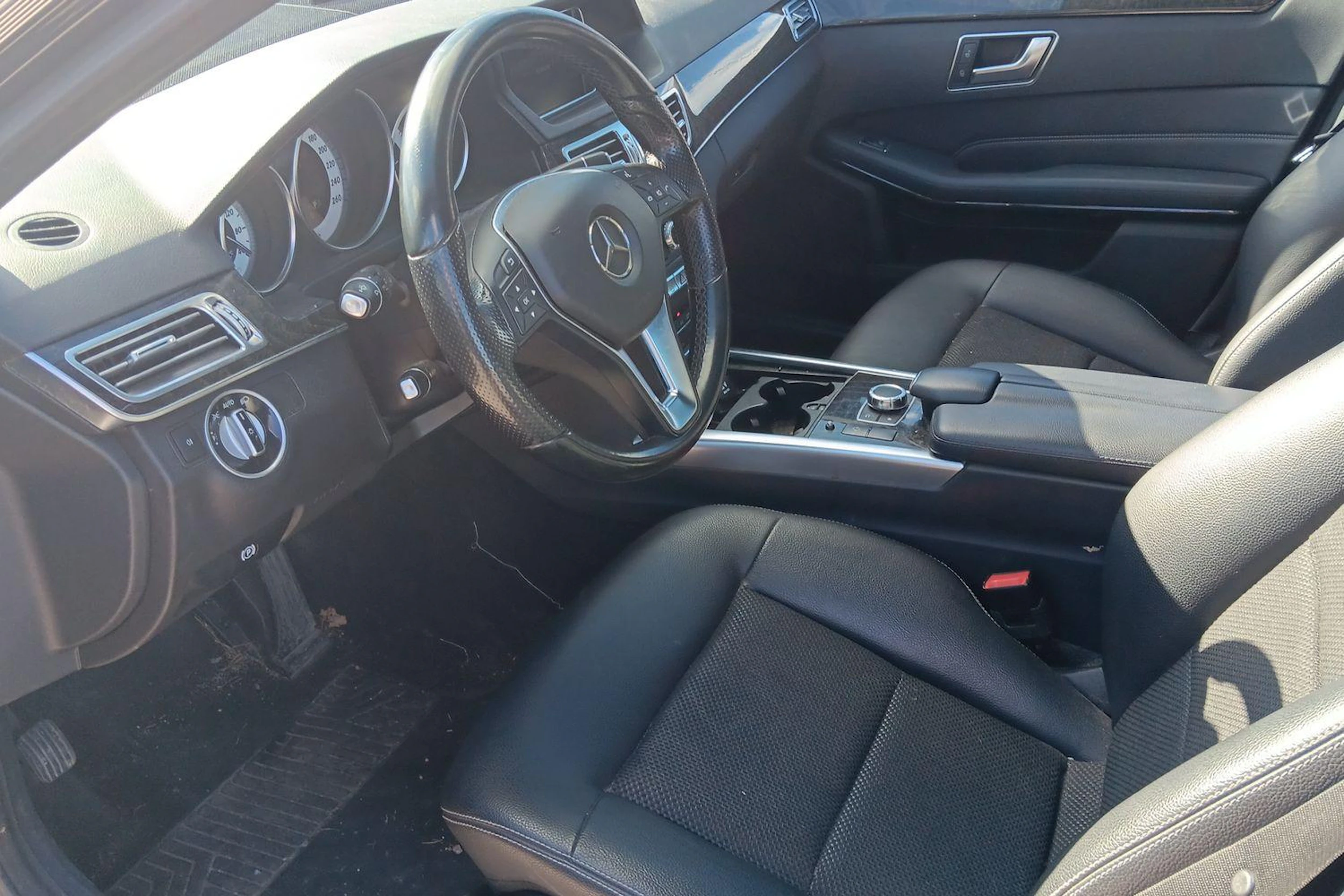 musta Mercedes-Benz E 2016 kuva 3.