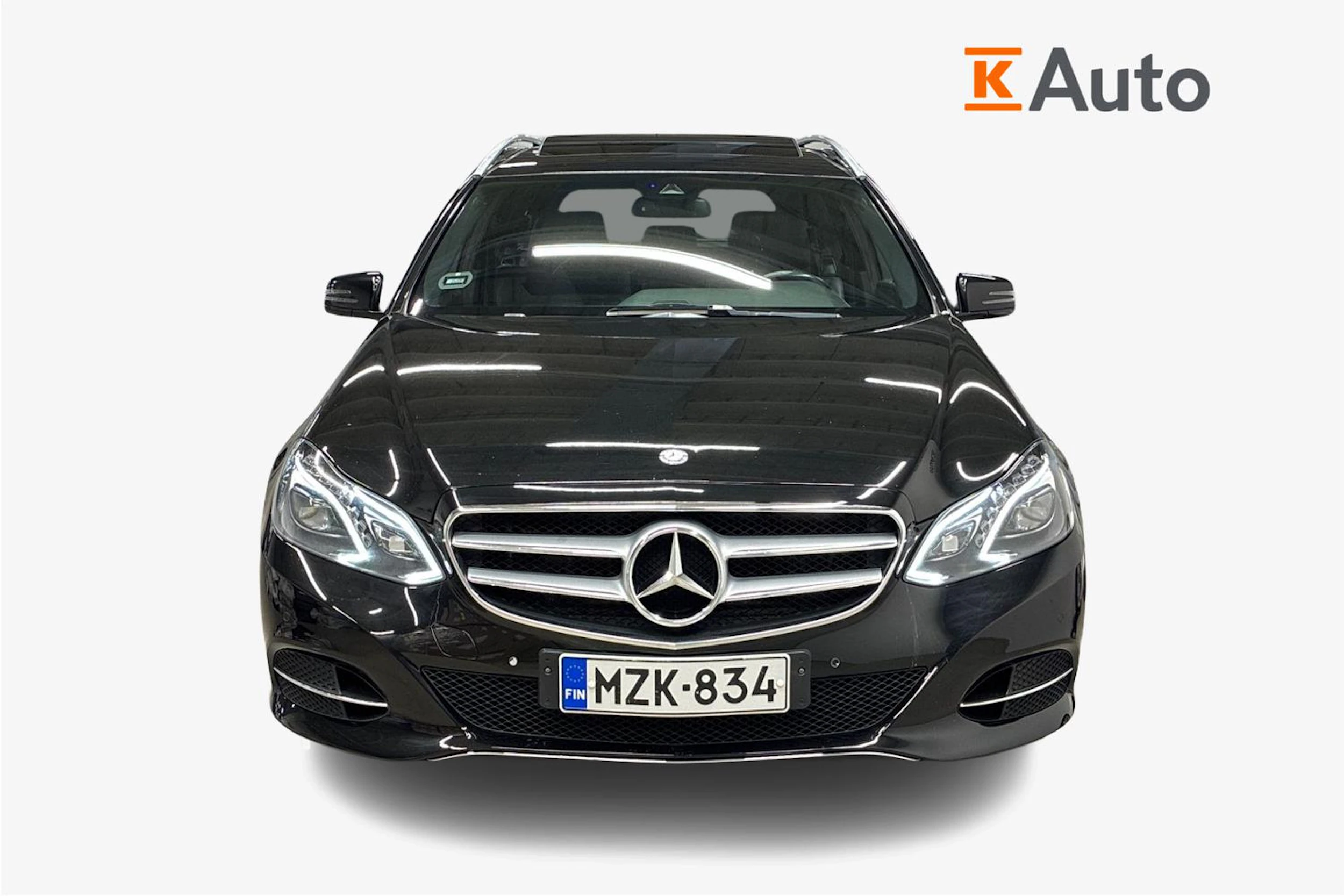 musta Mercedes-Benz E 2016 kuva 4.