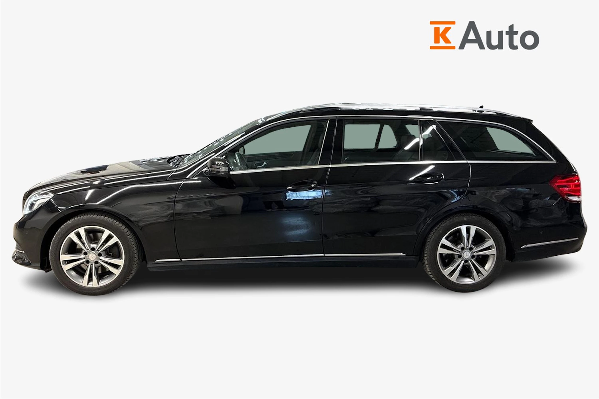 musta Mercedes-Benz E 2016 kuva 5.