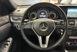 musta Mercedes-Benz E 2016 kuva 12.