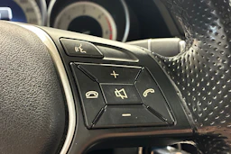 musta Mercedes-Benz E 2016 kuva 15.