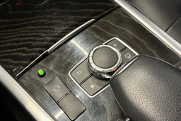 musta Mercedes-Benz E 2016 kuva 17.