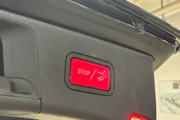 musta Mercedes-Benz E 2016 kuva 24.