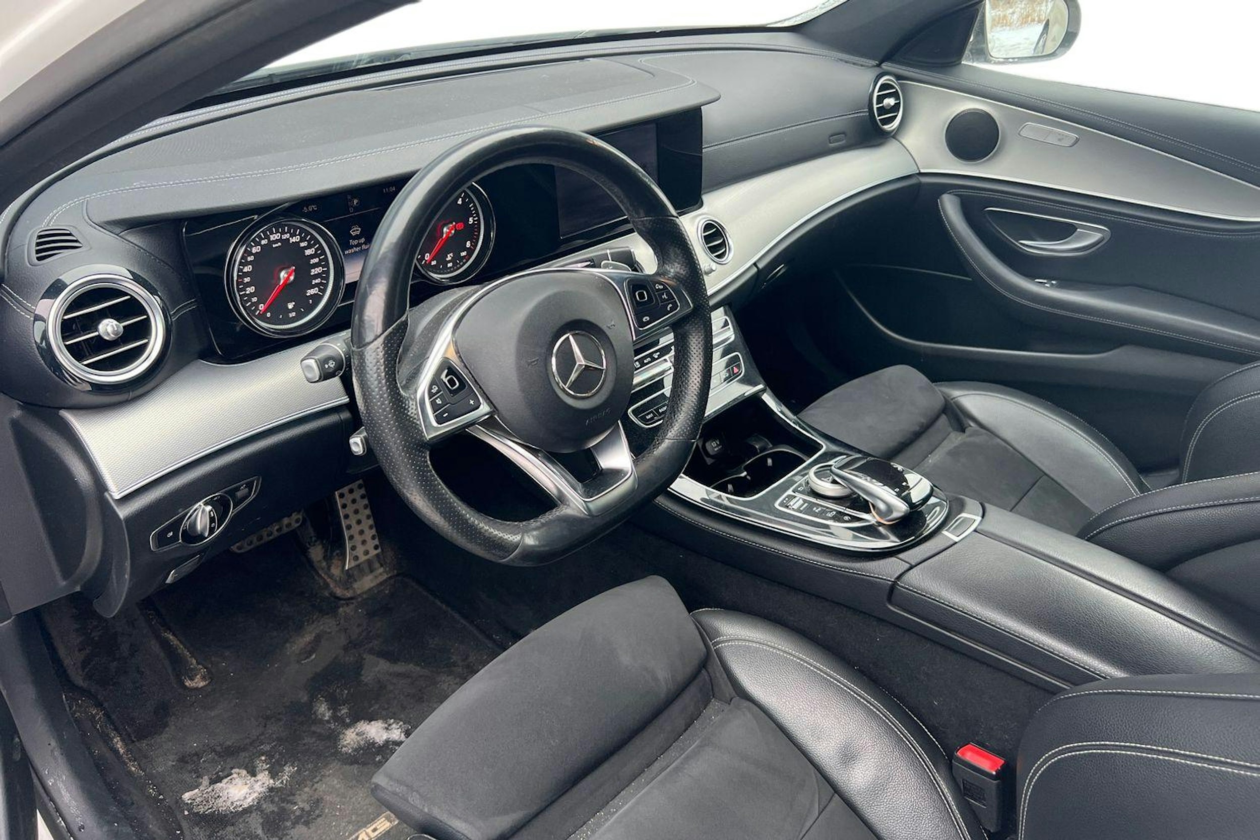 valkoinen Mercedes-Benz E 2016 kuva 3.