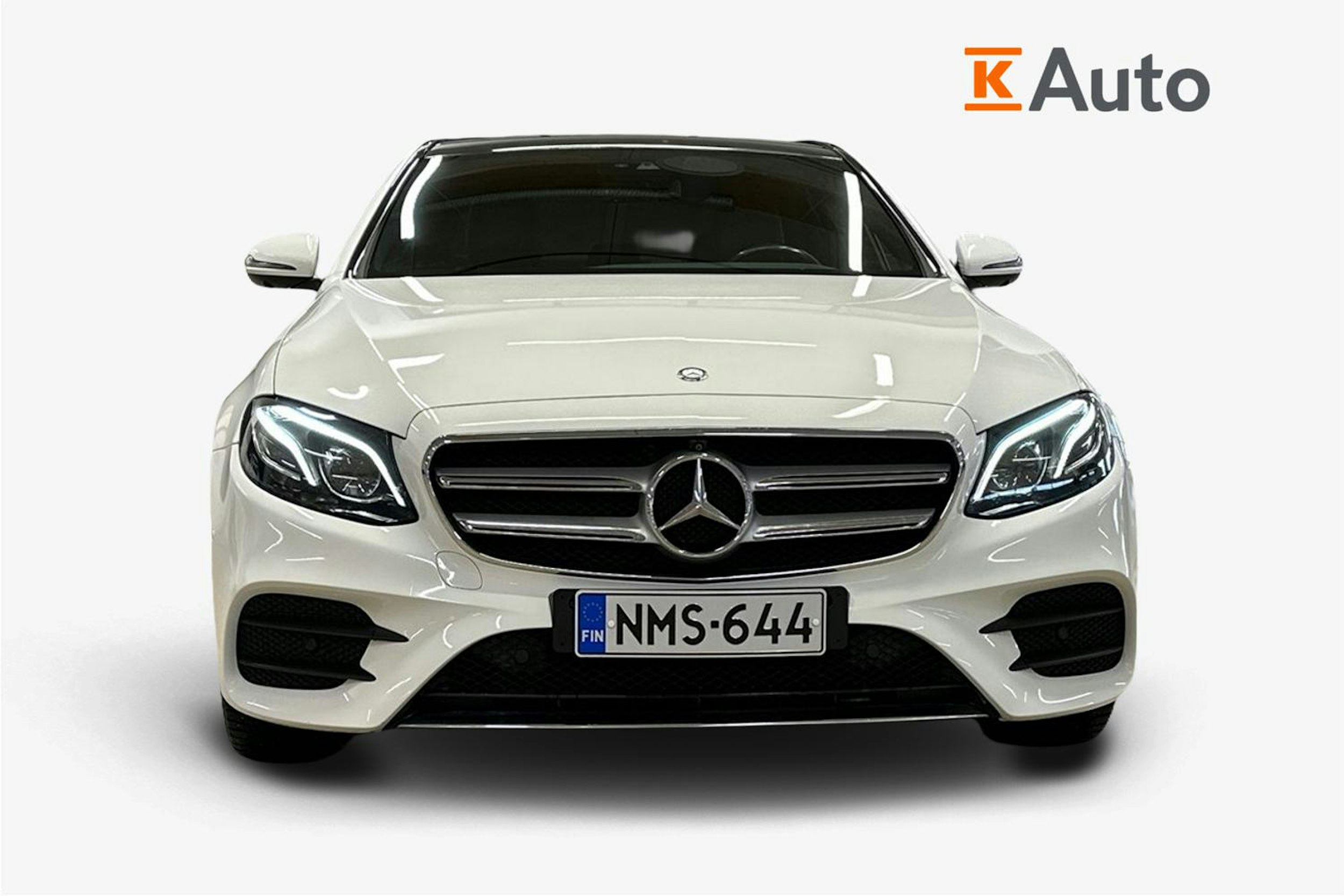 valkoinen Mercedes-Benz E 2016 kuva 5.