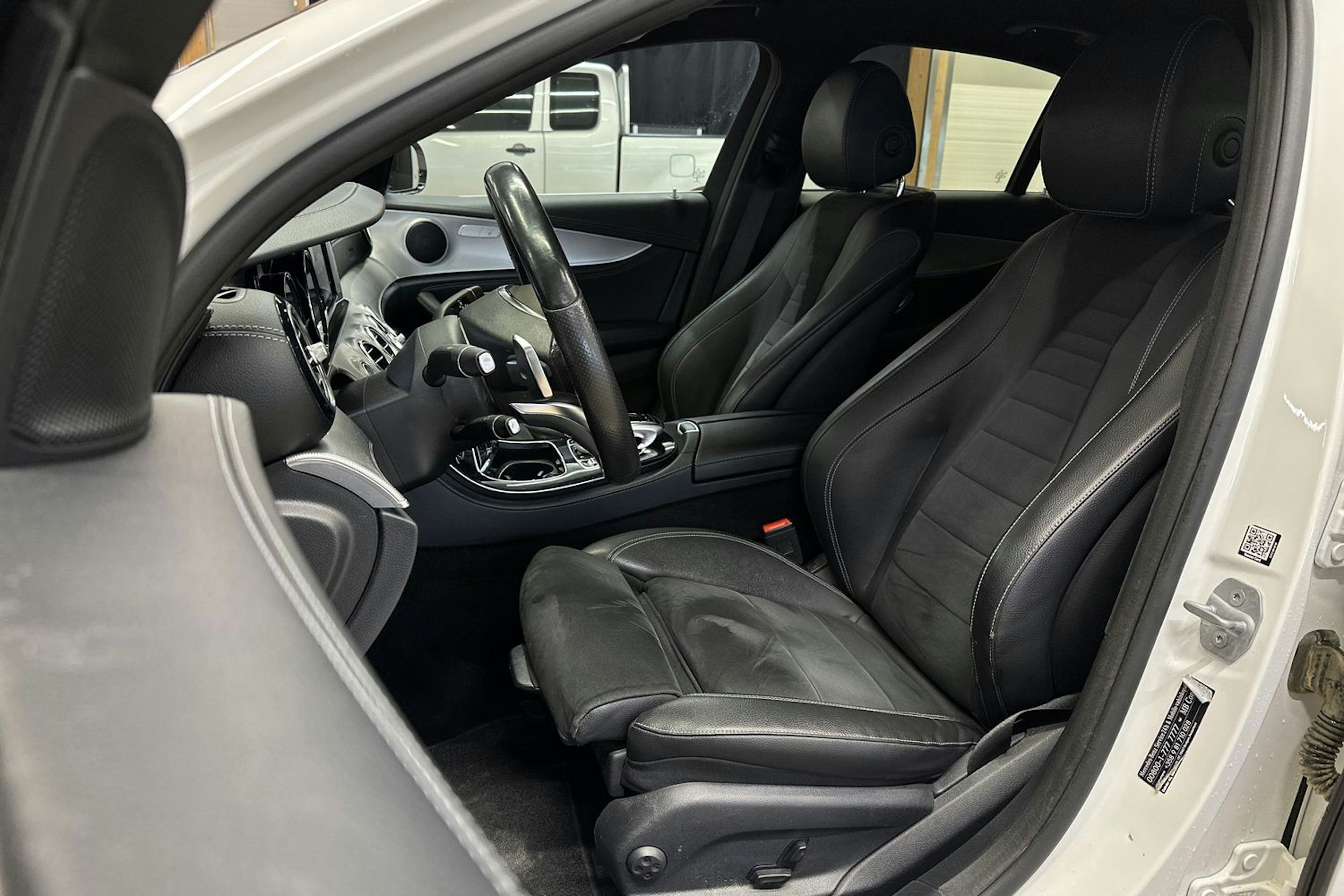 valkoinen Mercedes-Benz E 2016 kuva 15.