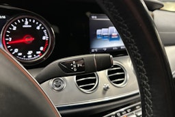 valkoinen Mercedes-Benz E 2016 kuva 23.