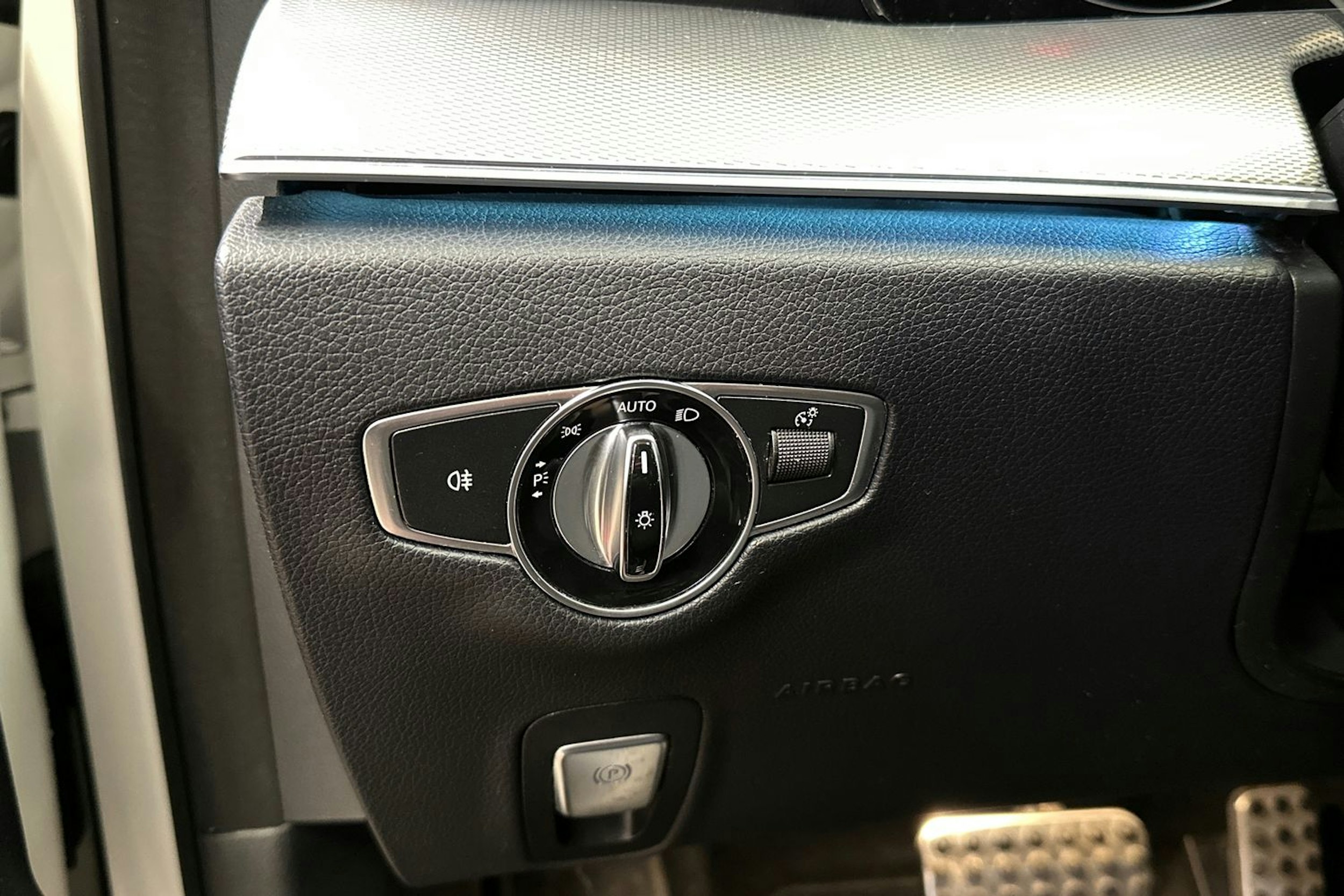 valkoinen Mercedes-Benz E 2016 kuva 26.