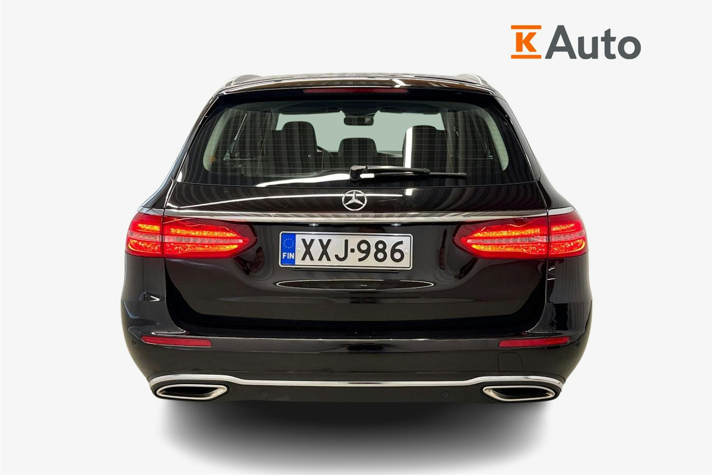 musta Mercedes-Benz E 2016 kuva 3.