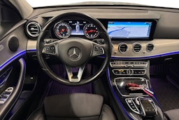 musta Mercedes-Benz E 2016 kuva 9.