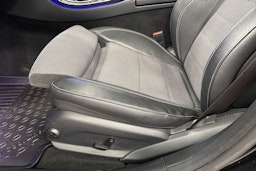 musta Mercedes-Benz E 2016 kuva 14.