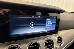 musta Mercedes-Benz E 2016 kuva 20.
