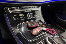musta Mercedes-Benz E 2016 kuva 22.