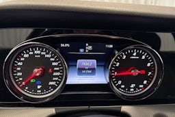 musta Mercedes-Benz E 2016 kuva 24.