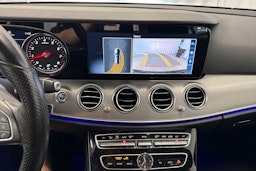 musta Mercedes-Benz E 2016 kuva 25.