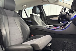 musta Mercedes-Benz E 2016 kuva 26.