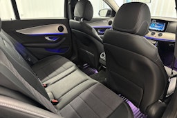 musta Mercedes-Benz E 2016 kuva 29.