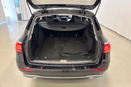 musta Mercedes-Benz E 2016 kuva 30.