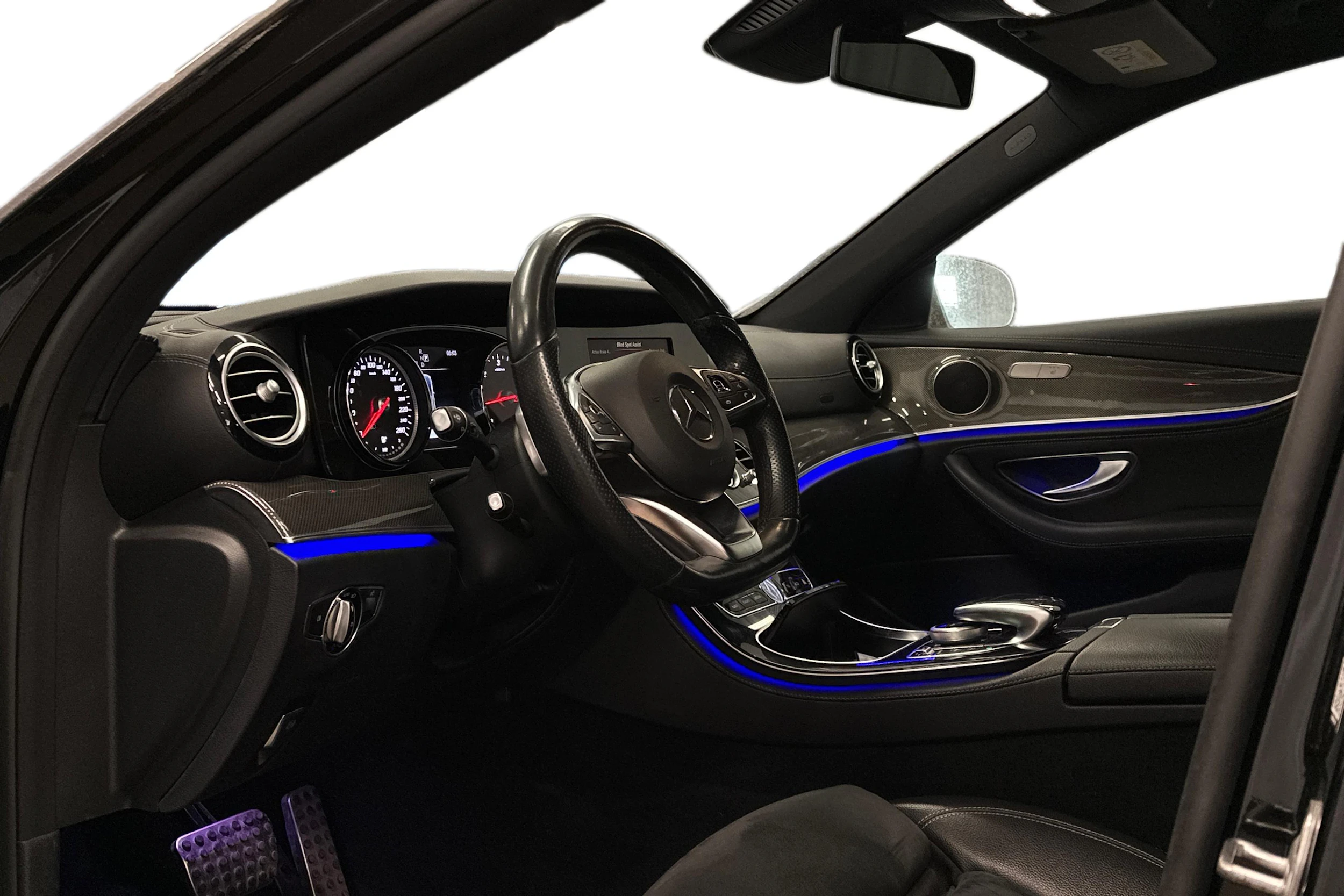 musta Mercedes-Benz E 2017 kuva 3.