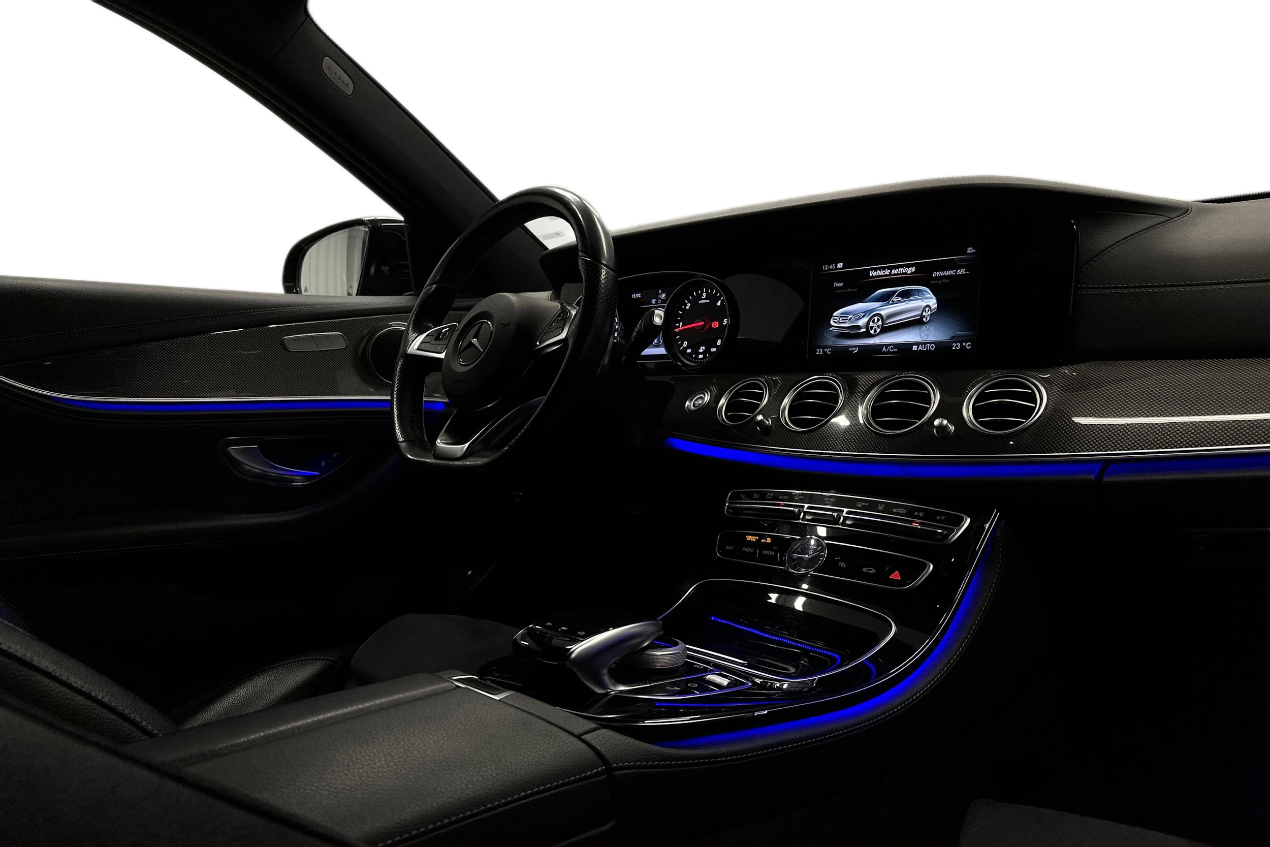 musta Mercedes-Benz E 2017 kuva 7.
