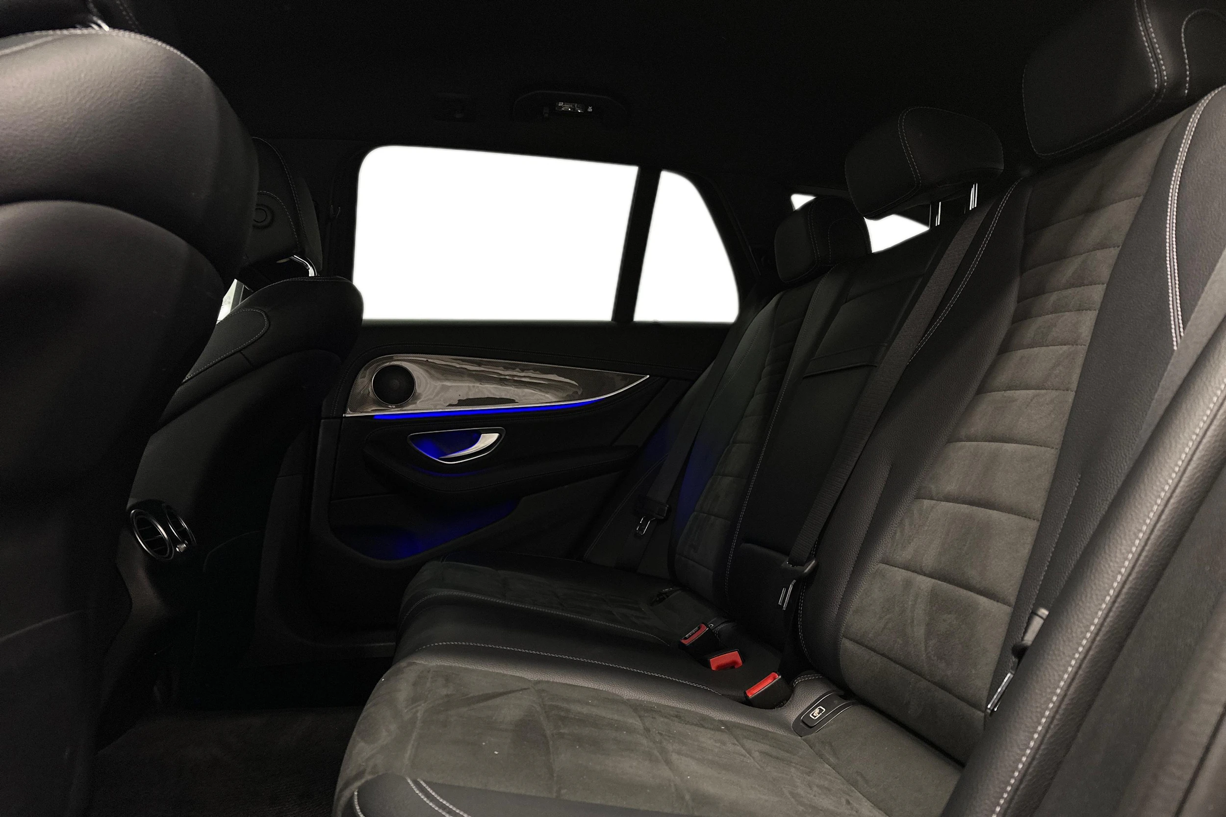 musta Mercedes-Benz E 2017 kuva 8.