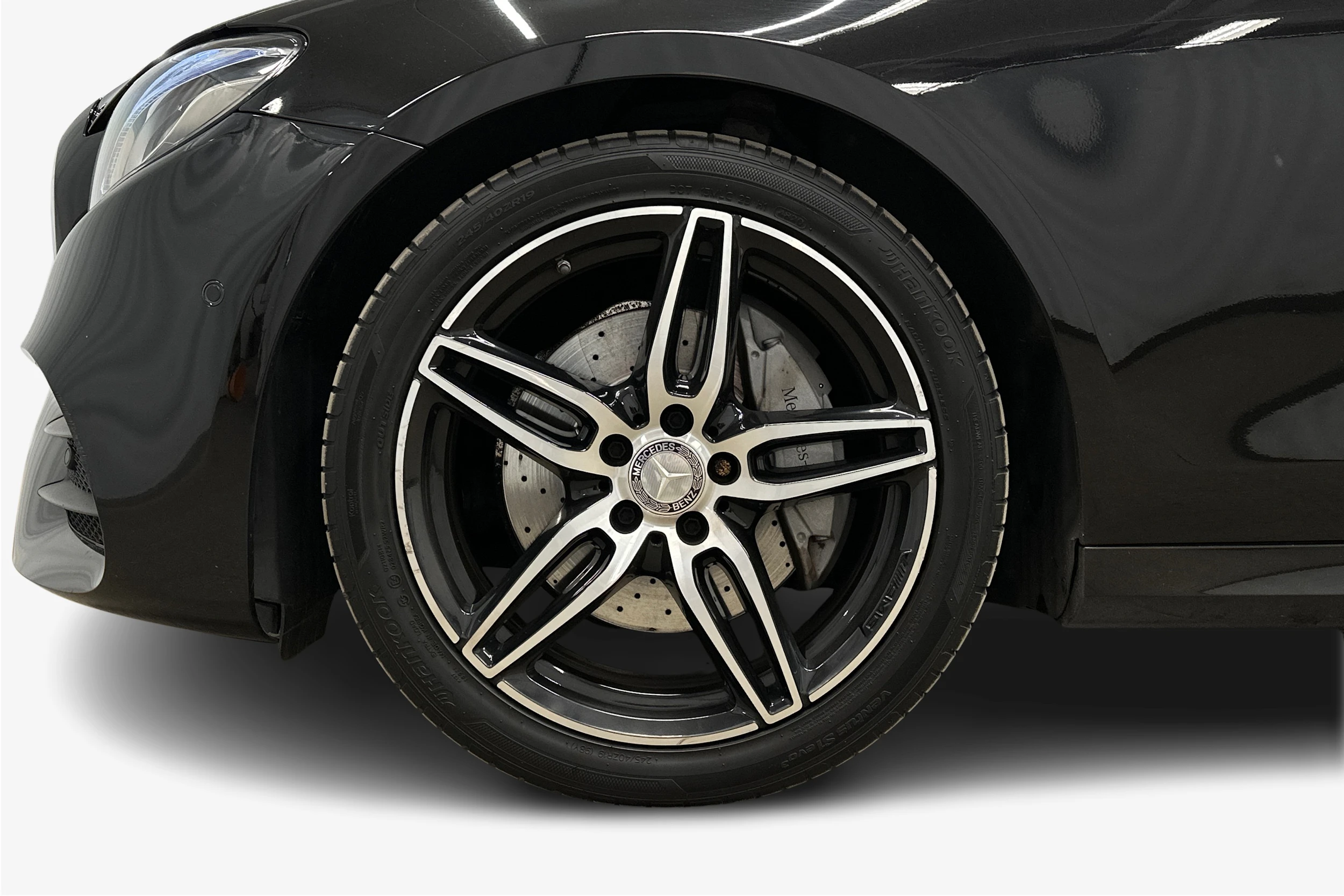 musta Mercedes-Benz E 2017 kuva 9.