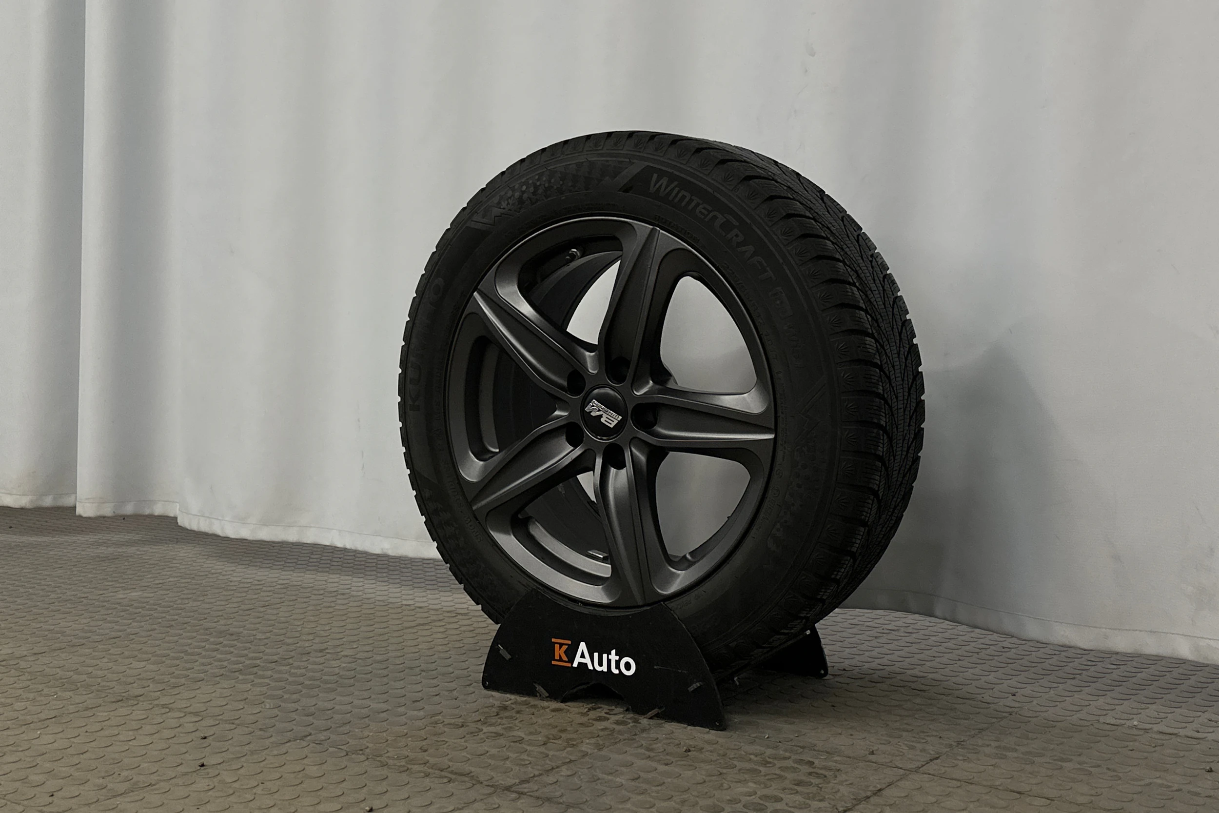 musta Mercedes-Benz E 2017 kuva 10.